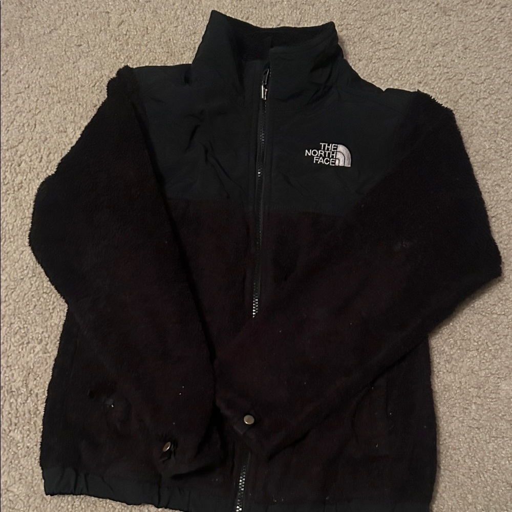The North Face Black Fleece Jacket – Warm Everyday Layer (Worn Condition)